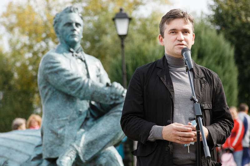 Памятник Федору Шаляпину установлен в Плесе на Набережной