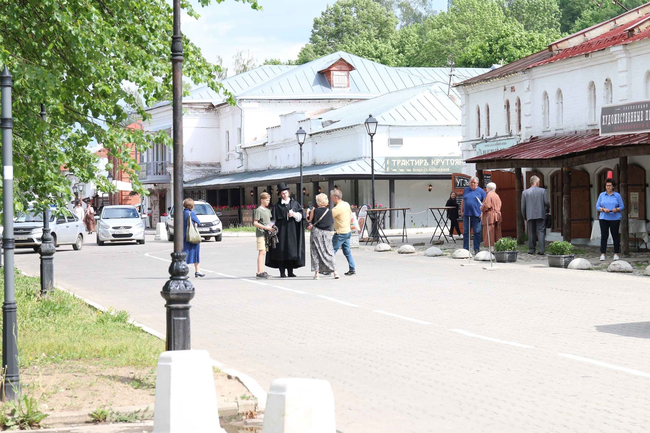 Выставка «Пушкин в лаковой миниатюре Палеха и Холуя»