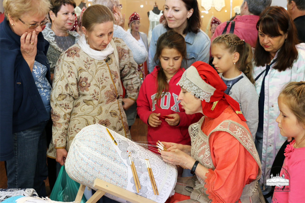 Выставка молодых талантов «Вологодское кружево» в рамках XII Российского фестиваля моды «Плёс на Волге. Льняная палитра…