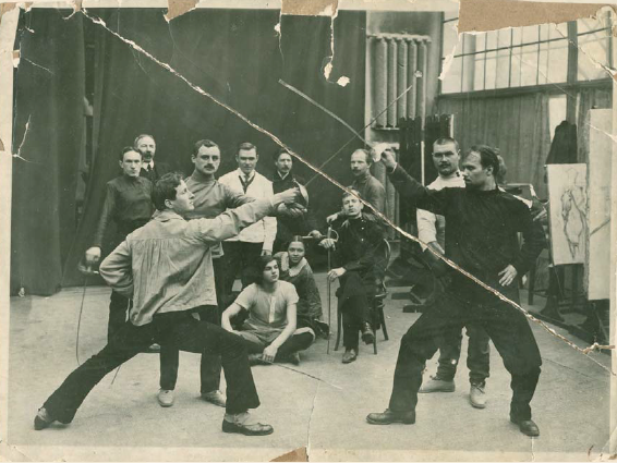 Петр Дмитриевич в Академии Художеств (с рапирой слева).Фотография 1910 г..png Петр Дмитриевич в Академии Художеств (с рапирой слева).Фотография 1910 г..png