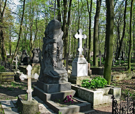 Фото № 2 Кладбище Воскресенского Новодевичьего монастыря, Санкт-Петербург, начало 21 века stat-38-03.jpg